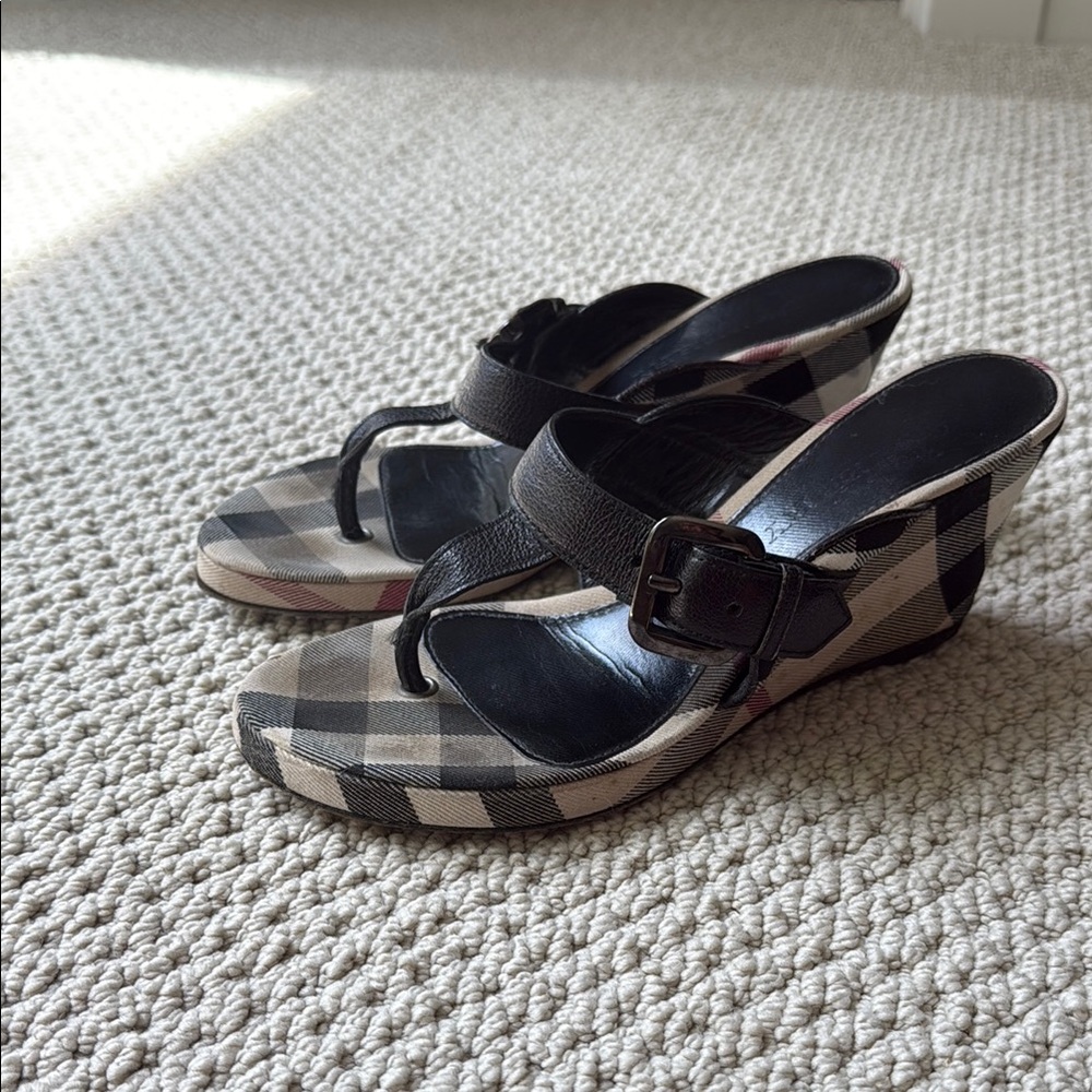 Burberry Black and Cream Wedge Shoes with Elegant Design